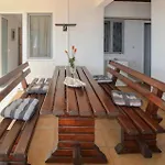 Four Bedroom Cozy In Апартаменты *