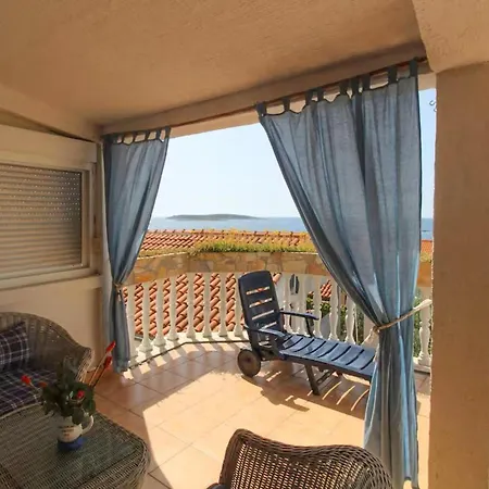 Four Bedroom Cozy In 公寓