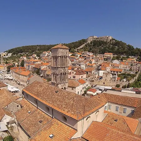 Four Bedroom Cozy In * 米欧纳