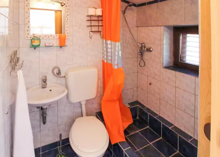 Four Bedroom Cozy In 公寓 *