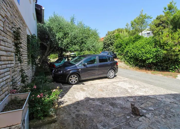 公寓 Four Bedroom Cozy In 米欧纳