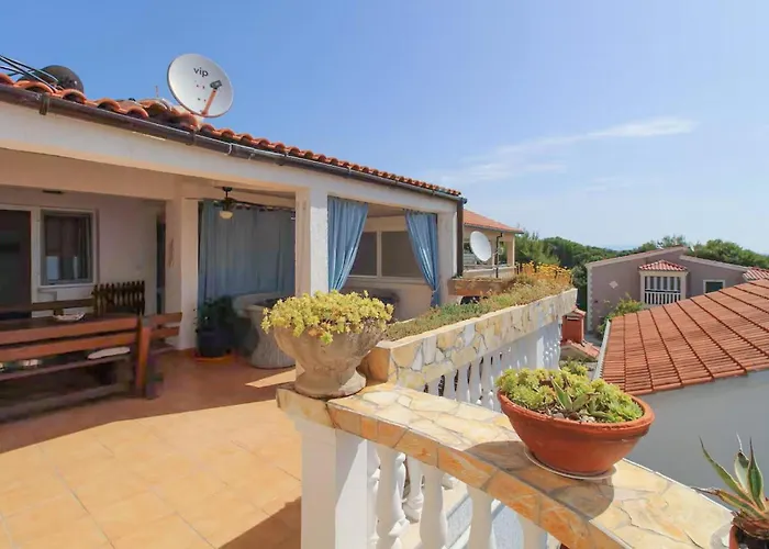 公寓 Four Bedroom Cozy In 米欧纳