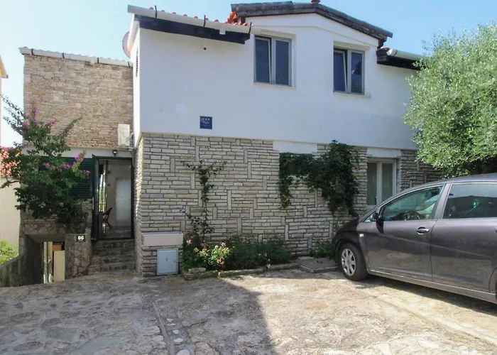 Four Bedroom Cozy In 公寓